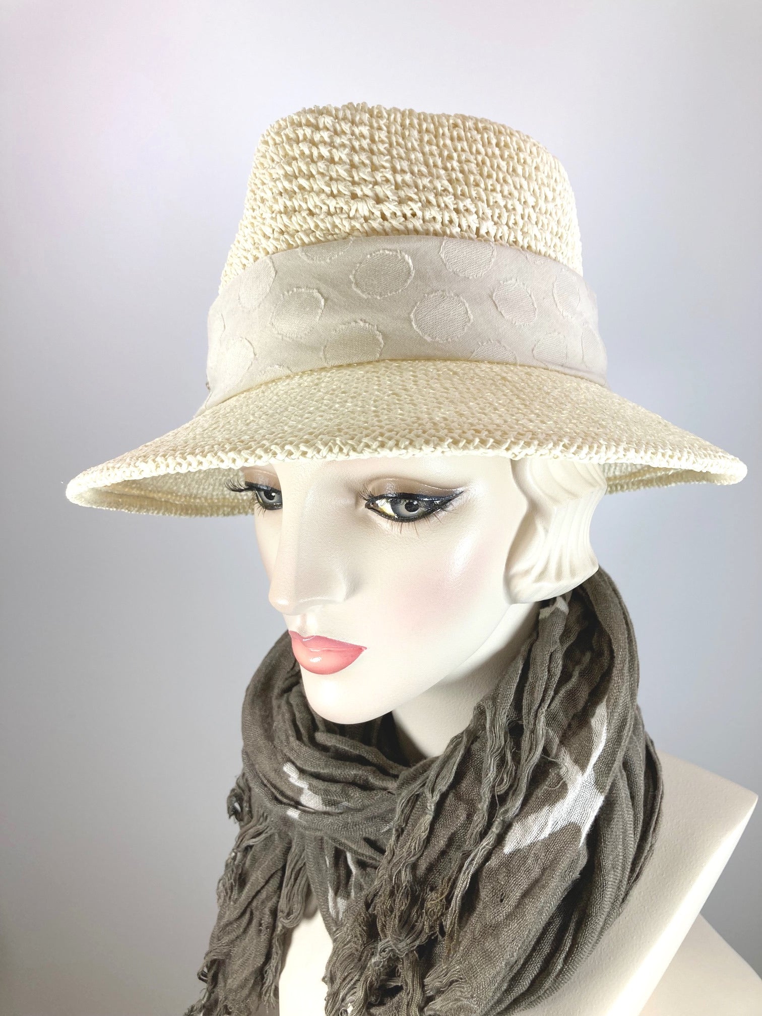 Neutral Ivory Pale Yellow Straw Womens Fedora hat. Ladies summer fedora hat. Lightweight cool summer fedora. Feminine neutral fedora hat.