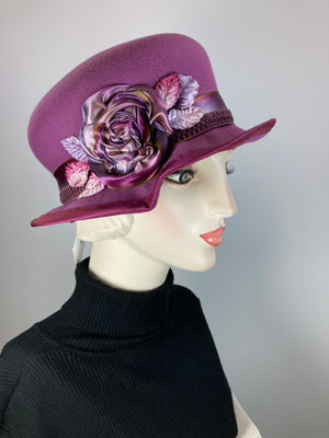 Women's purple cloche hat. 1920s style hat. Winter hat Downton Abbey. Ladies wool felt hat. Fashion cloche hat. Handmade vintage inspired.