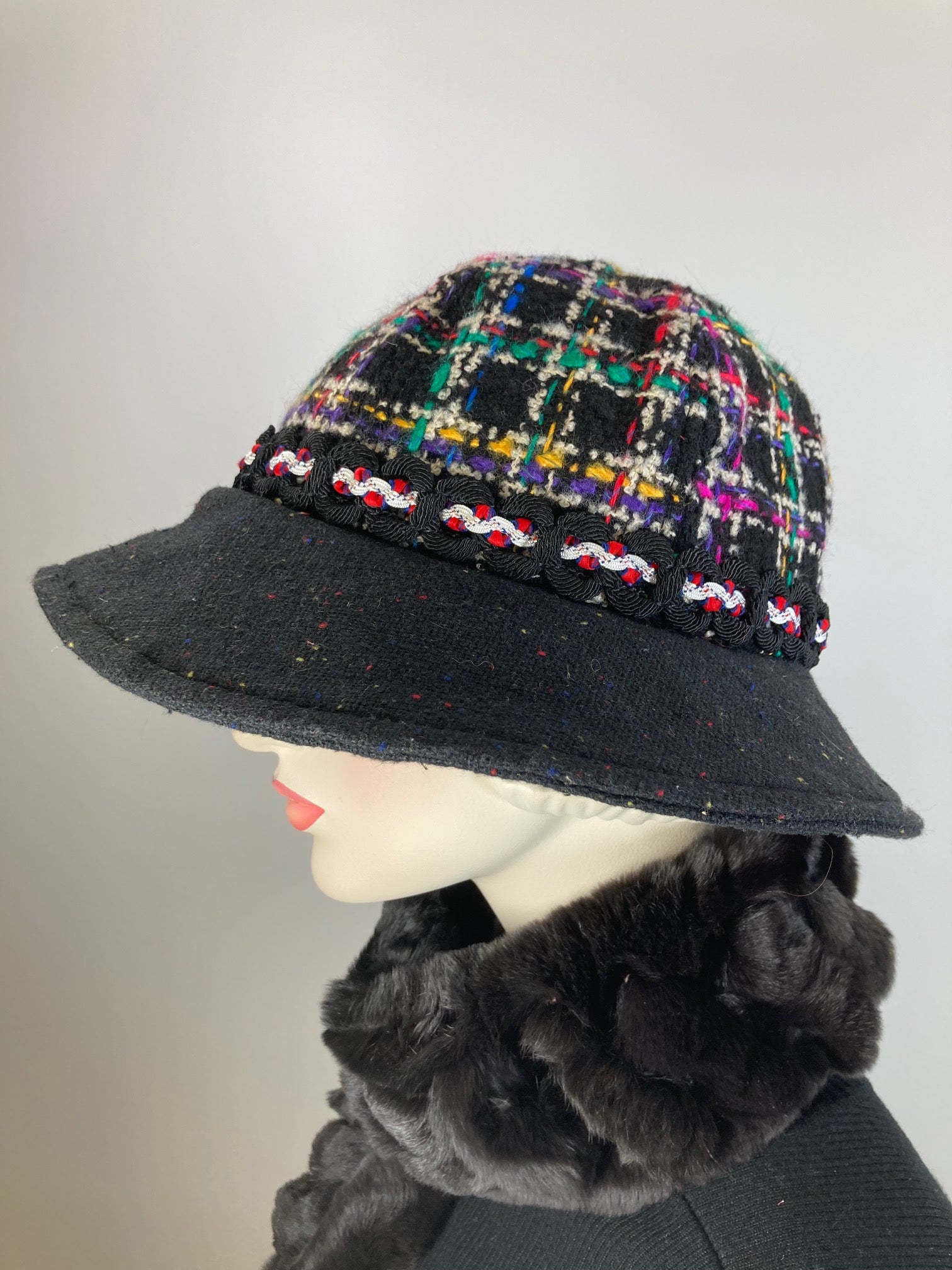 Colorful Black White Wool Cloche. Slow Fashion Hat. Womens Downton Abbey hat. Woven Wool Medium brim Ladies Miss Fisher cloche. Classic brim hat
