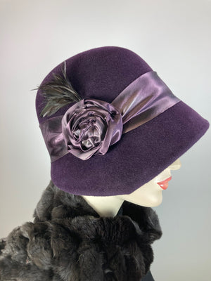 Womens eggplant purple cloche felt hat. 1920s style Hat. Downton Abbey hat. Feminine Soft Flapper Hat. Retro hat women. Classic style hat