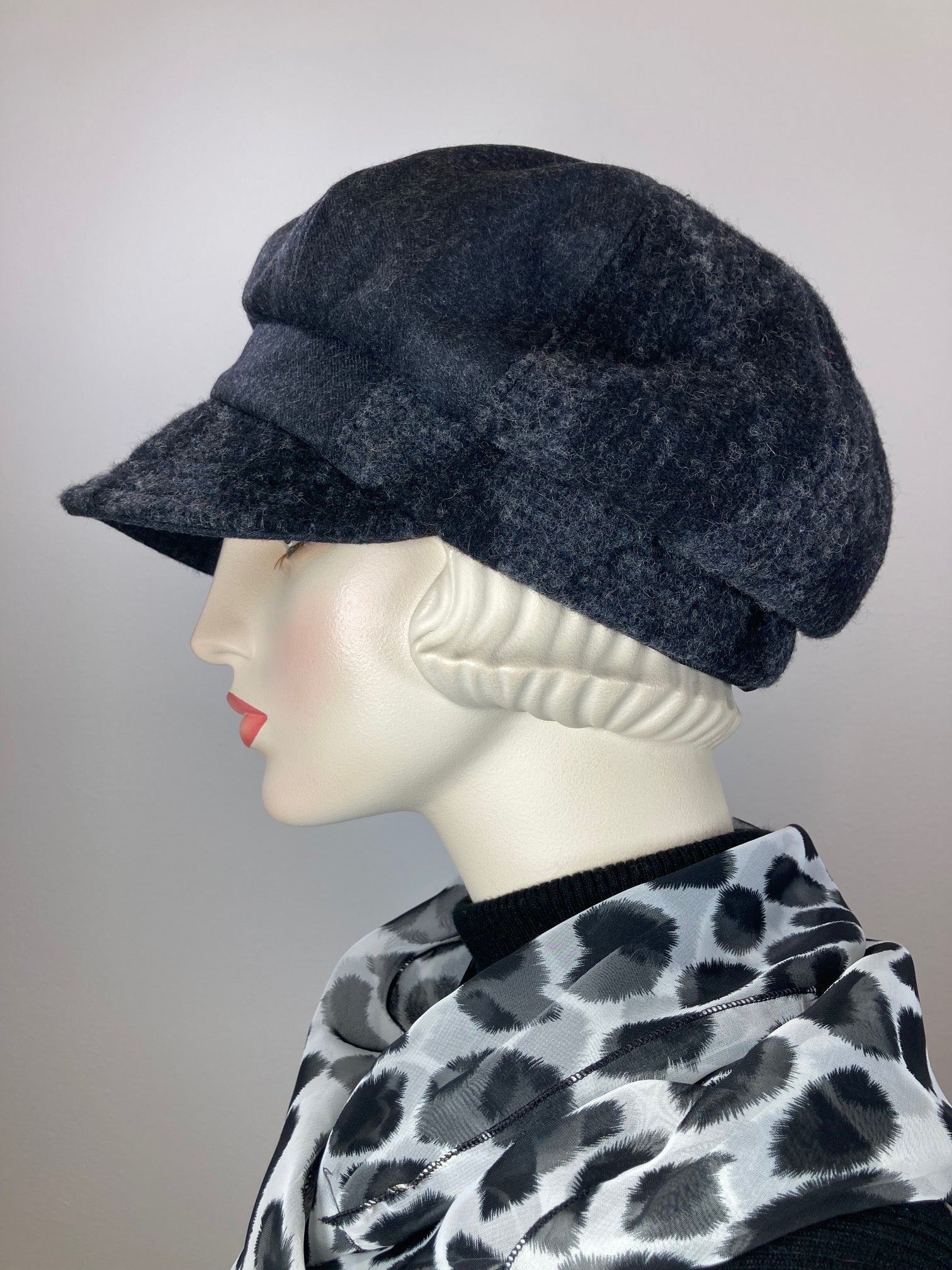 Womens black and gray Hat. Soft Newsboy Hat. Slouchy Newsboy Cap. Ladies Warm Winter Hat. Classic ladies paperboy hat. Cabbie hat women.