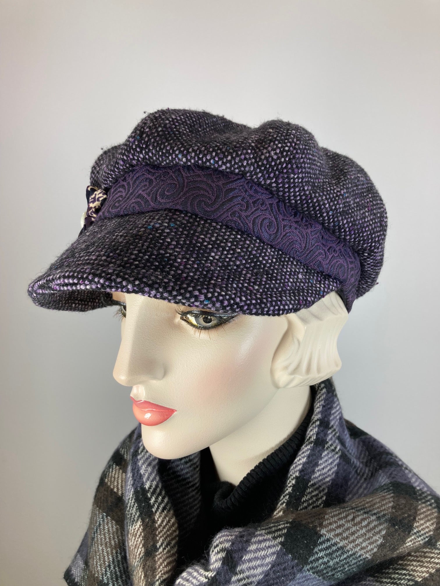 Womens Purple and Black Hat. Soft Newsboy Hat. Slouchy Newsboy Cap. Ladies Warm Winter Hat. Classic ladies paperboy hat. Cabbie hat women.