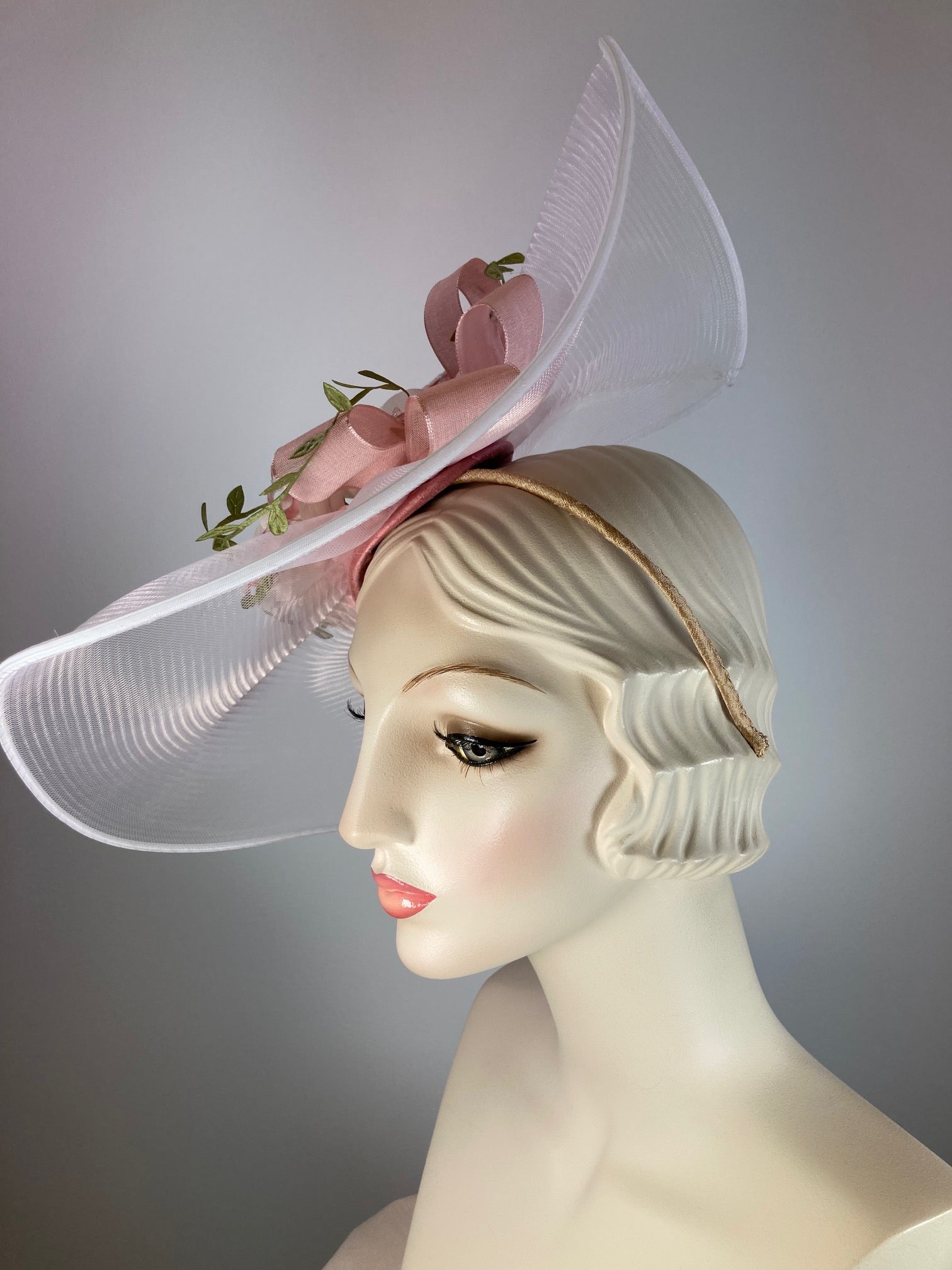 Pink White Fascinator. Kentucky Derby Fascinator. Pink Oaks Derby Hat. Womens Hat Fascinator. Dramatic Derby Hat.