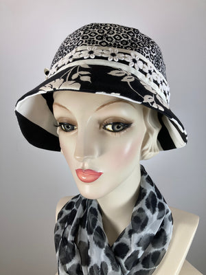 Cotton and Linen Summer Cloche Hat. Small Brim Hat for Women. Ladies Summer Travel Hat. Black White bucket hat. Mixed fabric casual hat.