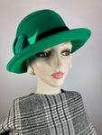 Women's green hat. Winter hat Downton Abbey. Black and green hat. Stitched embroidered hat. Ladies wool felt fashion hat.