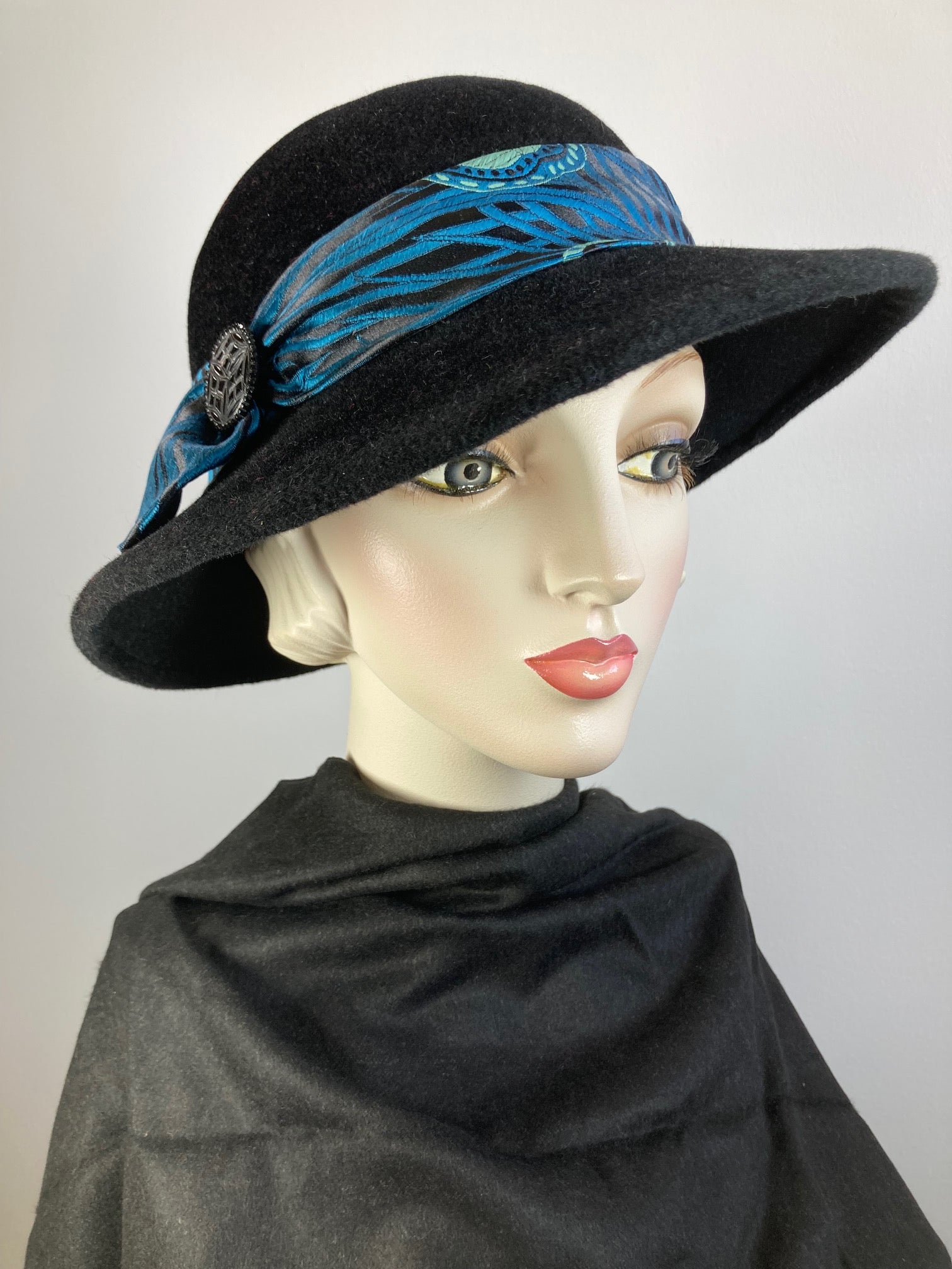 Women's Menswear Warm Wool Felt Hat in black for Winter. Ladies Winter Fedora Hat, What a Great Hat. Timeless Classic black medium brim hat