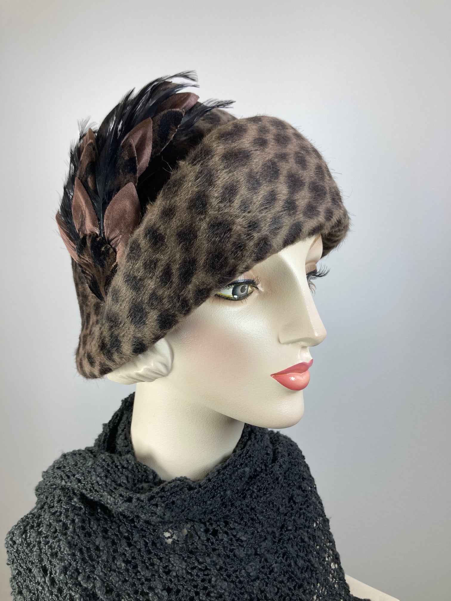 Womens winter cloche felt hat. Brown black leopard Print Hat. Ladies 1920s style Hat. Downton Abbey hat. Ladies stylish cloche. Flapper Hat.