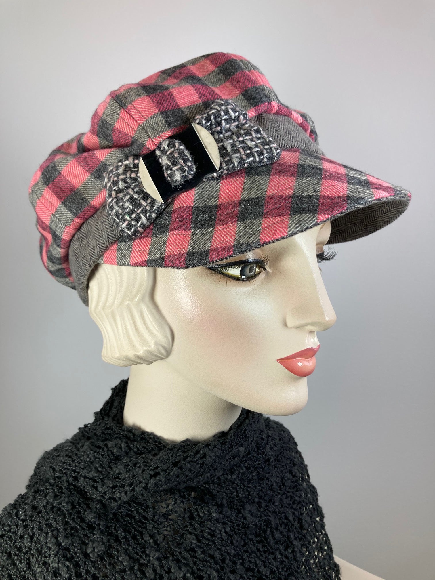 Womens pink and gray flannel Hat. Soft Newsboy Hat. Slouchy Newsboy Cap. Ladies Warm Winter Hat. Classic ladies paperboy hat. Cabbie hat.