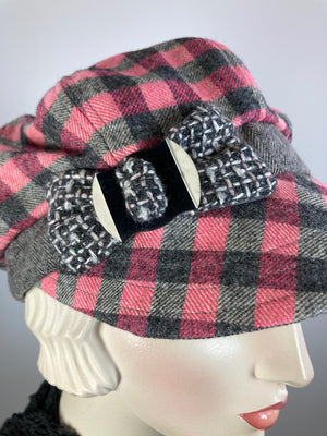 Womens pink and gray flannel Hat. Soft Newsboy Hat. Slouchy Newsboy Cap. Ladies Warm Winter Hat. Classic ladies paperboy hat. Cabbie hat.