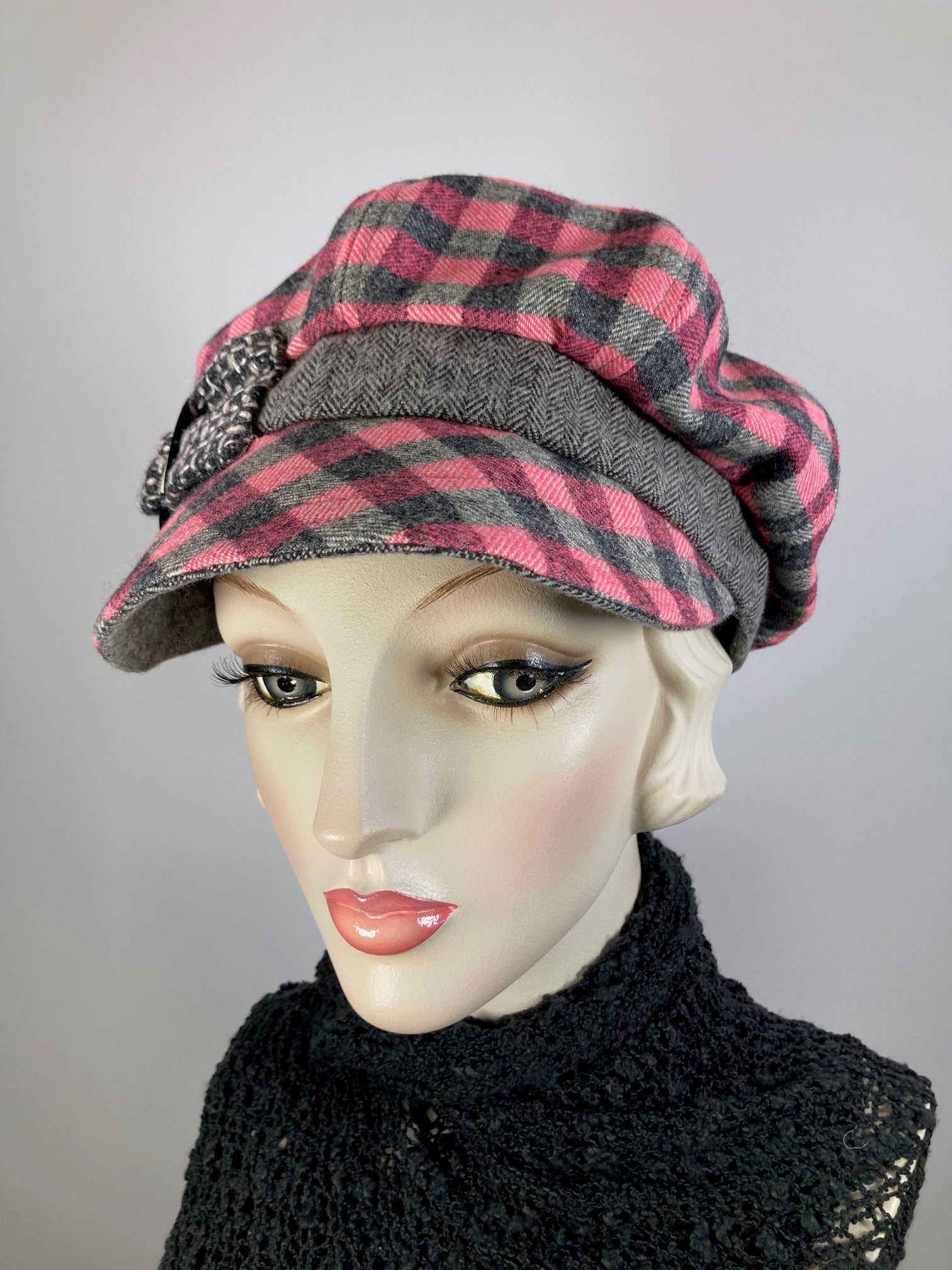 Womens pink and gray flannel Hat. Soft Newsboy Hat. Slouchy Newsboy Cap. Ladies Warm Winter Hat. Classic ladies paperboy hat. Cabbie hat.