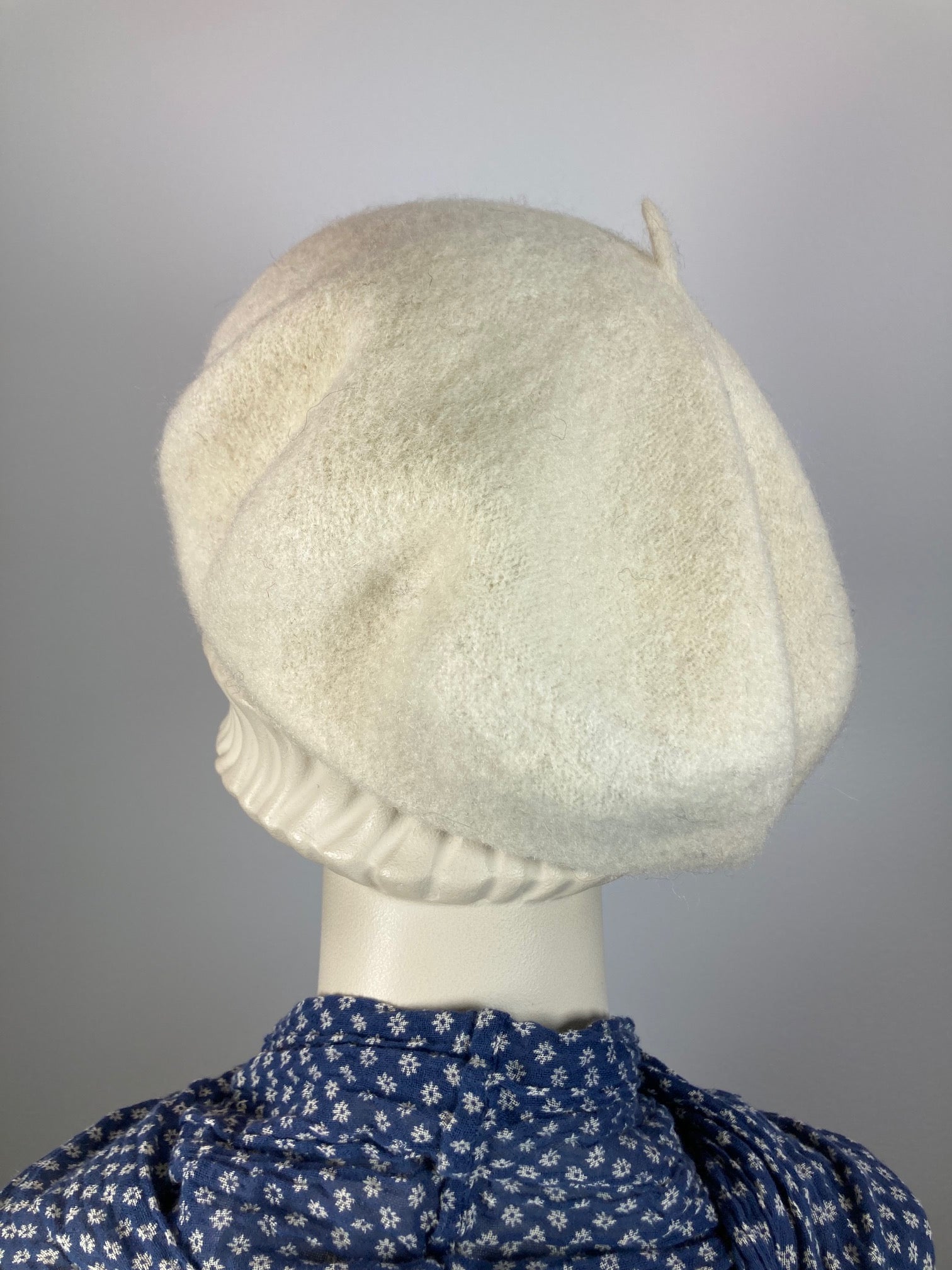 Womens ivory French Beret Hat. Felted Wool tam hat. Womens fancy soft Casual Hat. Classic embellished beret for women. Warm travel hat tam.