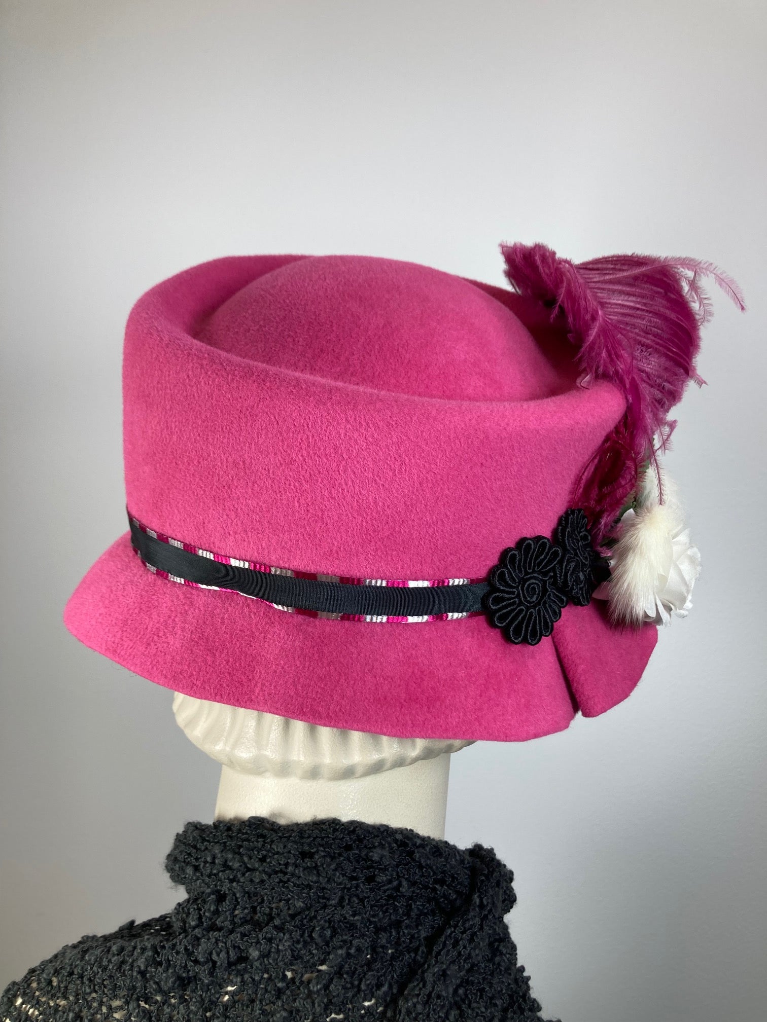 Womens winter cloche felt hat. Pink black white wool Hat. Ladies 1920s Style. Downton Abbey hat.  Slow Fashion handmade ladies stylish hat.