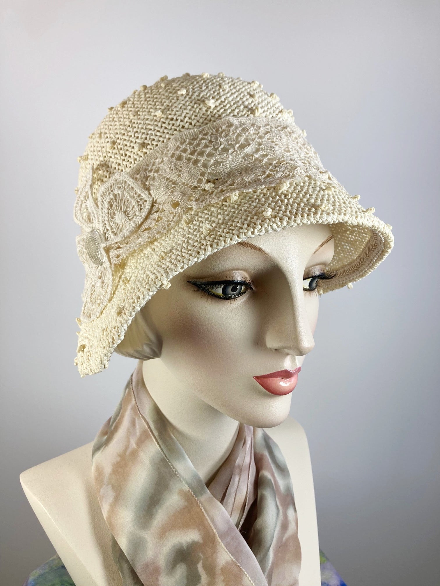 Women's 1920s Cloche Style Hat. Summer Straw Hat. Natural Straw Cloche. Women's Summer Hat. Beach Hat. Ladies Cloche. Neutral Straw Hat.