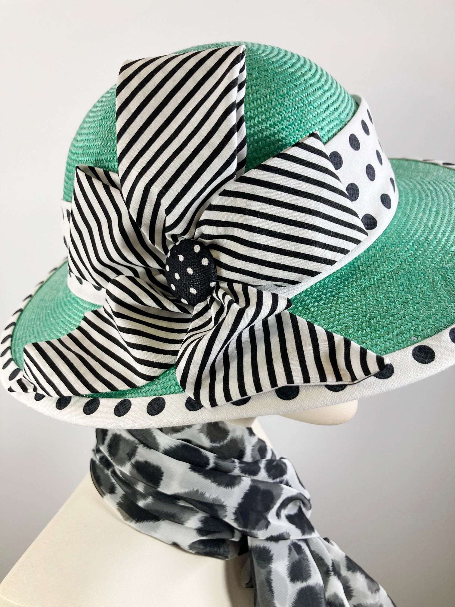 Women's Classic Green Straw Hat. Straw Hat Black and White. Green small brim hat. Handmade ladies hat Derby, occasion. Women's Church Hat.