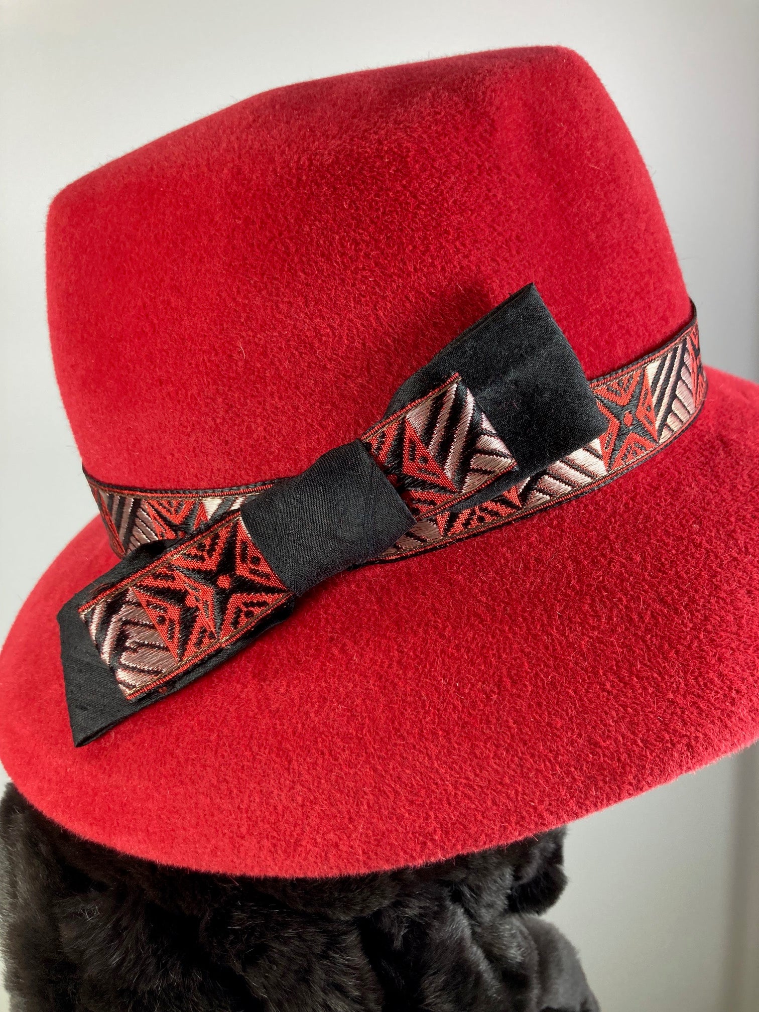 Women's Almost Fedora Warm Wool Felt Hat in Red for Winter. Ladies Winter Fedora Hat, What a Great Hat. Timeless Classic red medium brim hat