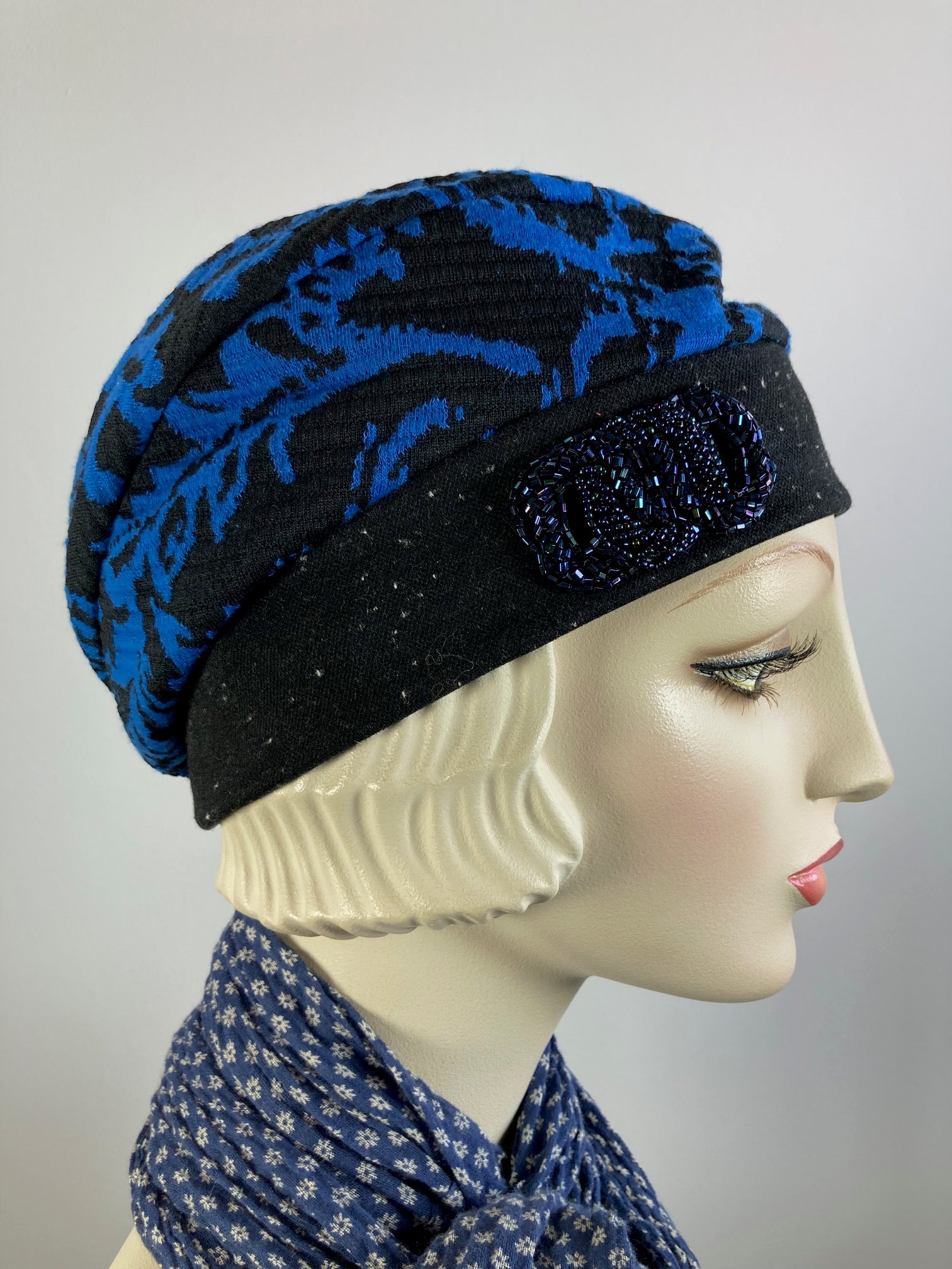Womens Comfortable Slouchy knit blue and black Beret Hat. Boho chic casual slouch hat. Ladies travel hat. Stylish royal blue fabric hat.