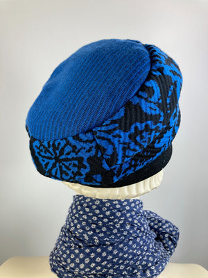 Womens Comfortable Slouchy knit blue and black Beret Hat. Boho chic casual slouch hat. Ladies travel hat. Stylish royal blue fabric hat.