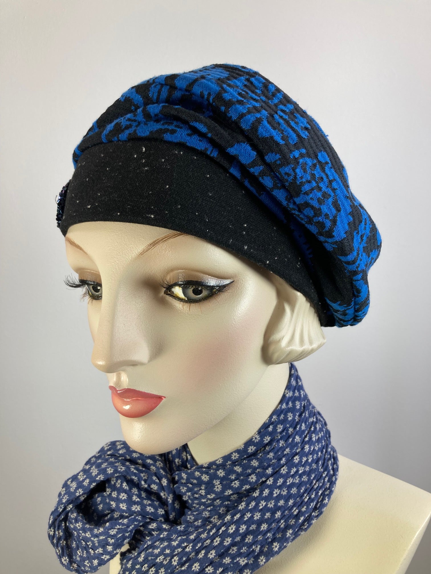 Womens Comfortable Slouchy knit blue and black Beret Hat. Boho chic casual slouch hat. Ladies travel hat. Stylish royal blue fabric hat.