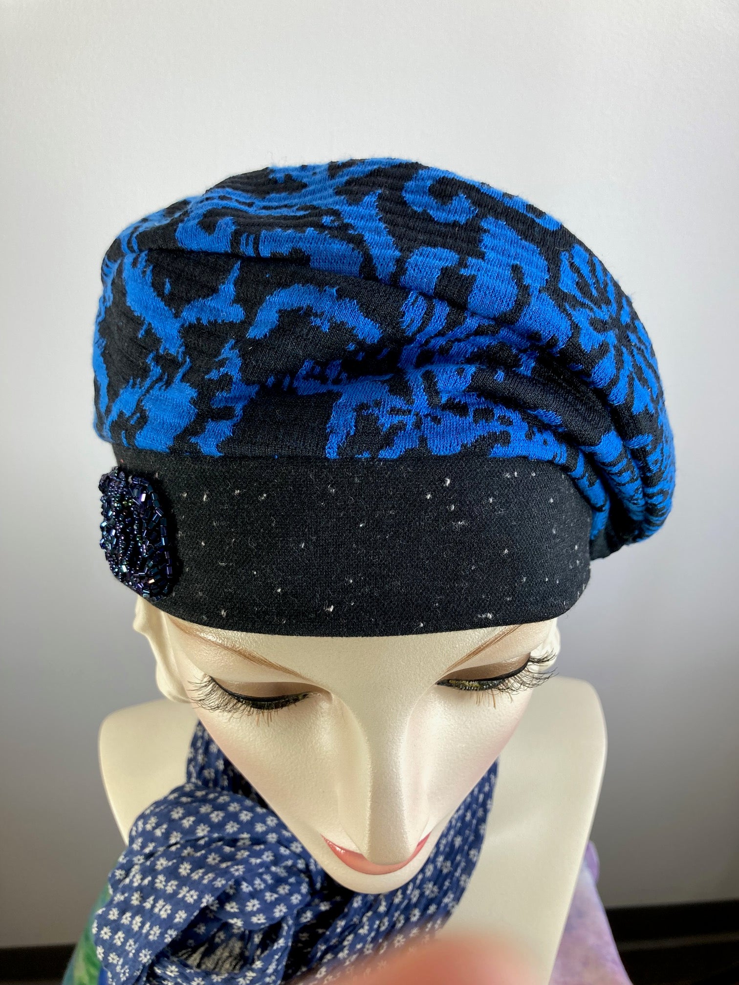 Womens Comfortable Slouchy knit blue and black Beret Hat. Boho chic casual slouch hat. Ladies travel hat. Stylish royal blue fabric hat.