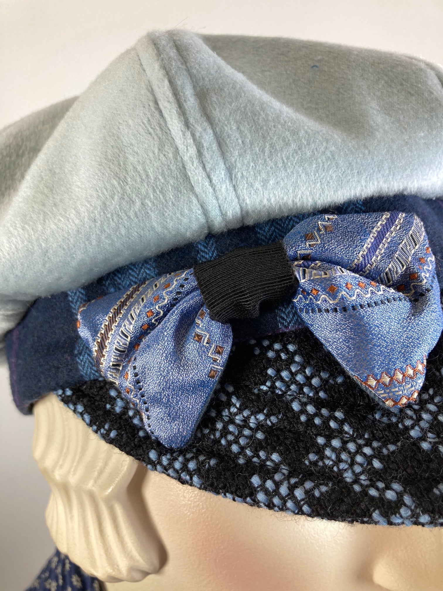 Womens Blue and Black Hat. Soft Newsboy Hat. Slouchy Newsboy Cap. Ladies Warm Winter Hat. Classic ladies paperboy hat. Cabbie hat women.