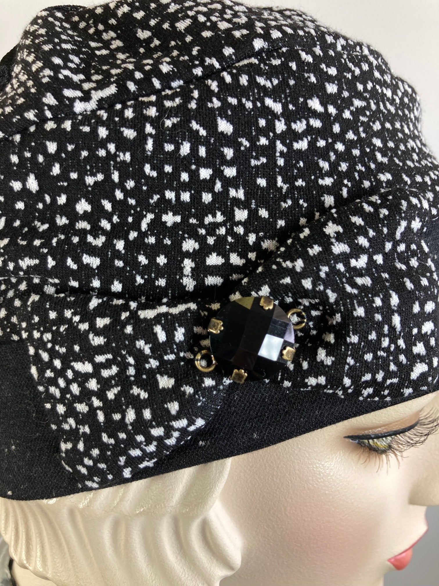 Womens Comfortable Slouchy knit black and white Beret Hat. Boho chic casual slouch hat. Ladies travel hat. Stylish one size knit fabric hat.
