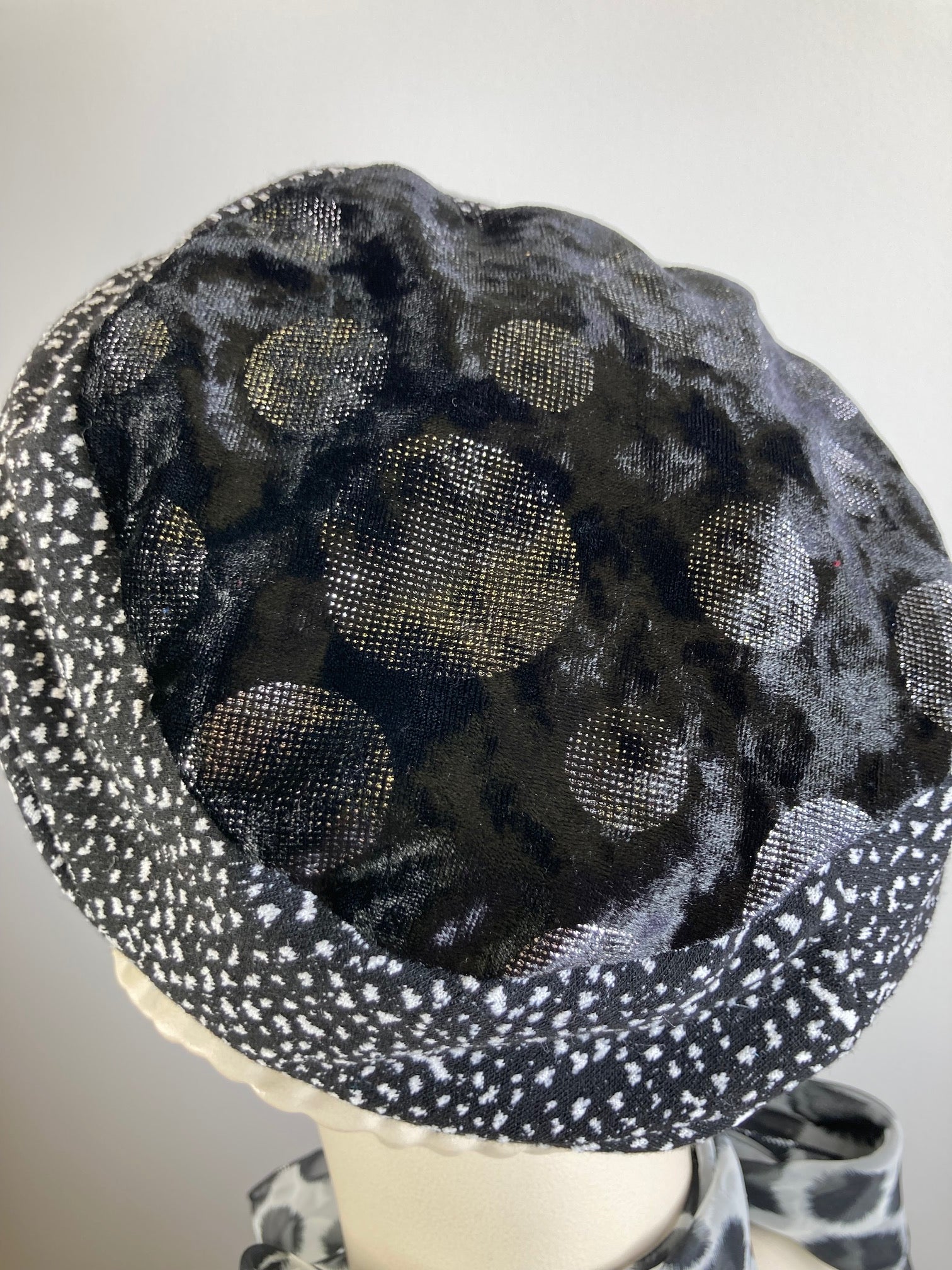 Womens Comfortable Slouchy knit black and white Beret Hat. Boho chic casual slouch hat. Ladies travel hat. Stylish one size knit fabric hat.
