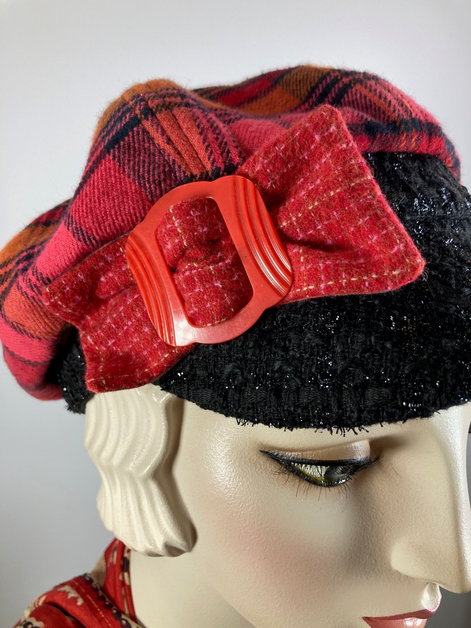 Womens Red, Gold and Black Hat. Soft Newsboy Hat. Slouchy Newsboy Cap. Ladies Warm Winter Headwear. Paperboy hat. Cabbie hat female.