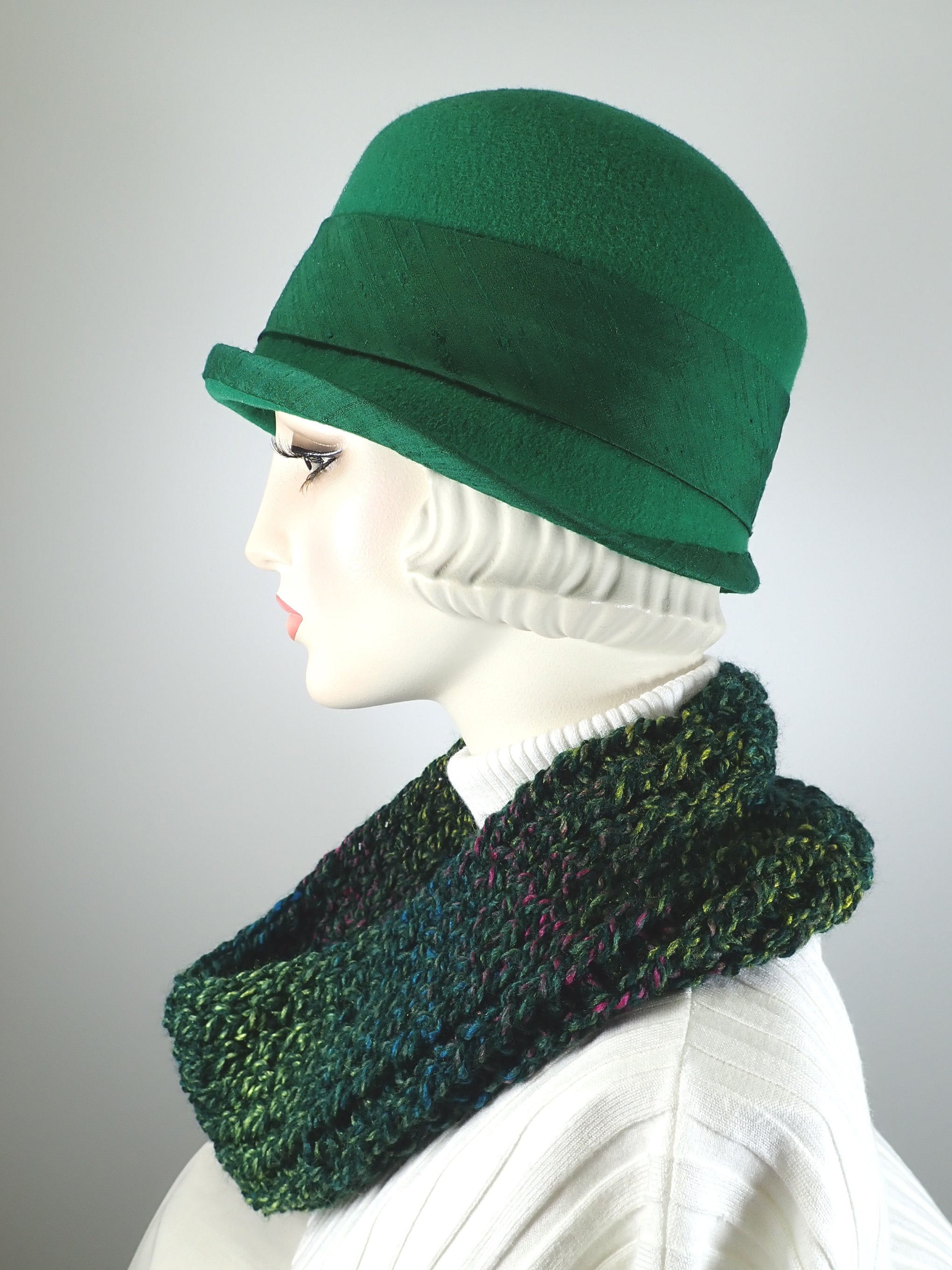 Womens Kelly Green Cloche Hat, Downton Abbey Hat, 1920s Wool Felt