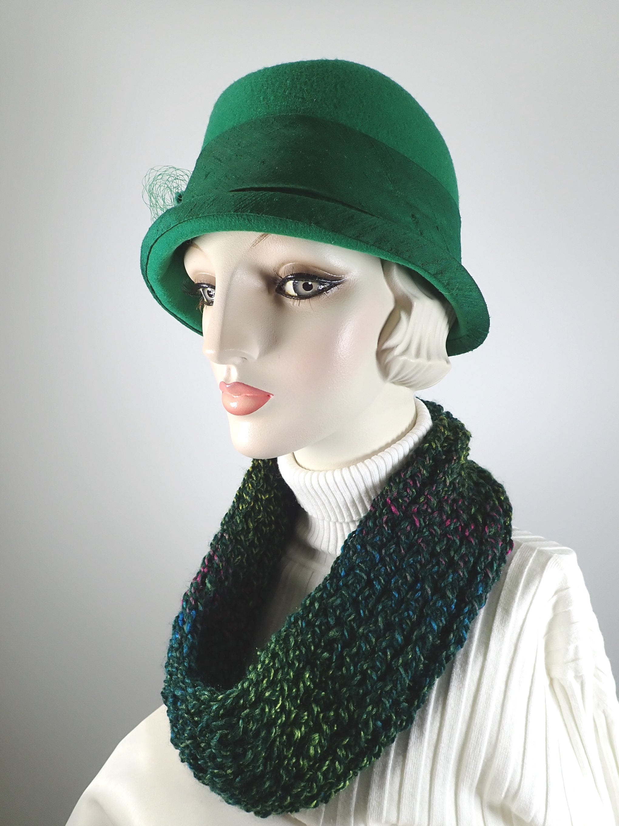 Womens Kelly Green Cloche Hat, Downton Abbey Hat, 1920s Wool Felt