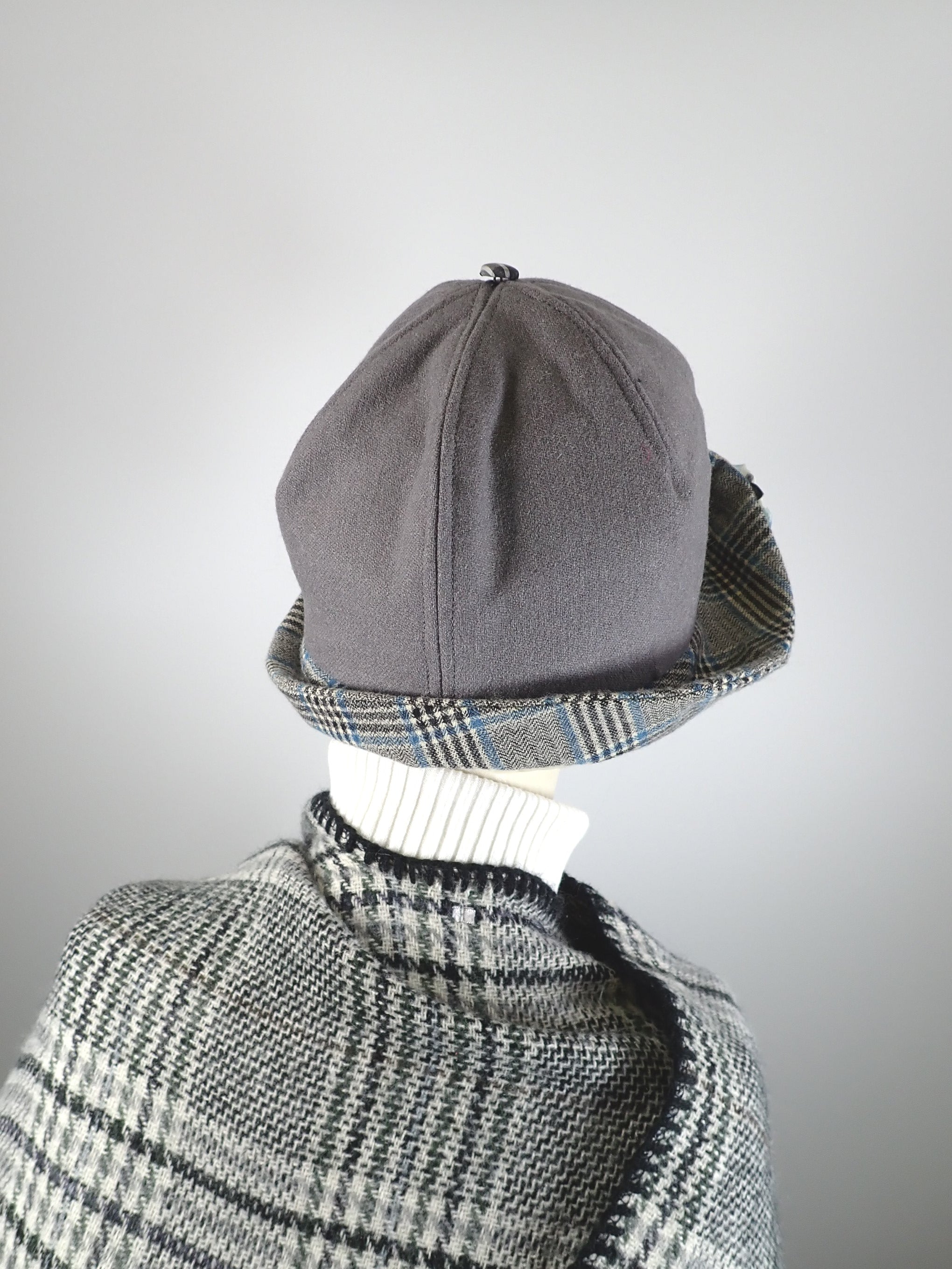 Womens Warm Winter Wool Cloche Hat. Ladies fabric Bucket Hat. 1920s flapper hat. Slow fashion. Gray, blue and white hat. Great Gatsby hat