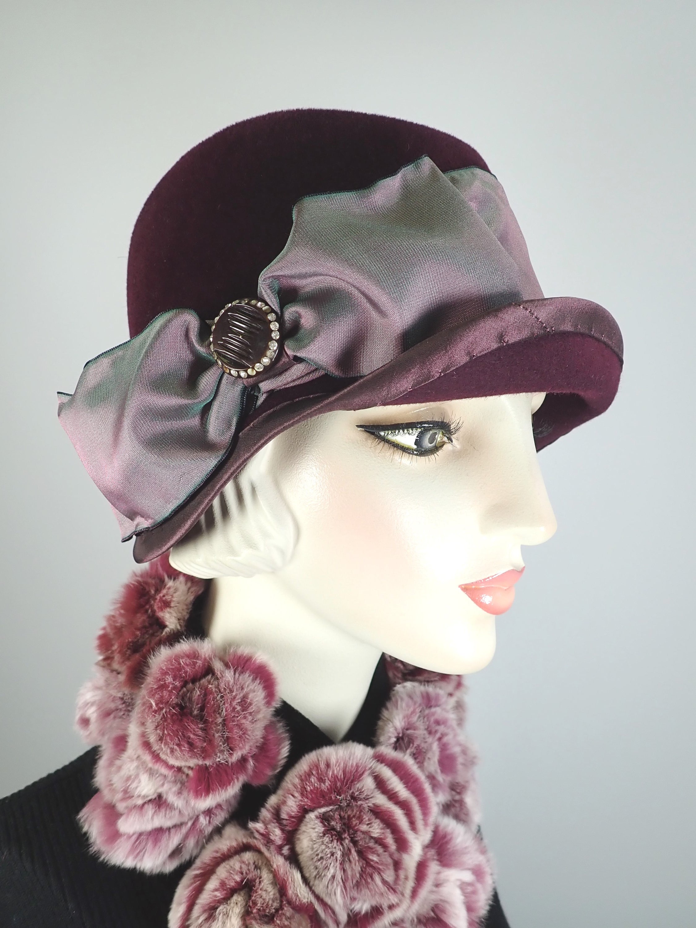 Womens burgundy wine cloche hat. Ladies 1920s style Hat. Feminine burgundy Flapper Hat.  