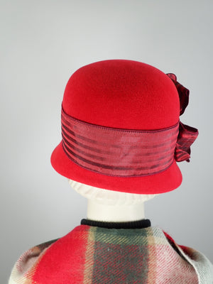 Womens red cloche winter felt hat. 1920s style Hat. Downton Abbey hat. Ladies stylish Flapper Hat. Classic Retro hat women.