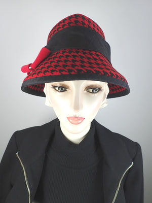 Womens black and red hat hounds tooth print wool felt hat. Ladies retro topper hat.