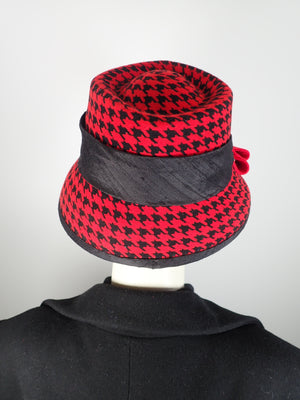 Womens black and red hat hounds tooth print wool felt hat. Ladies retro topper hat.