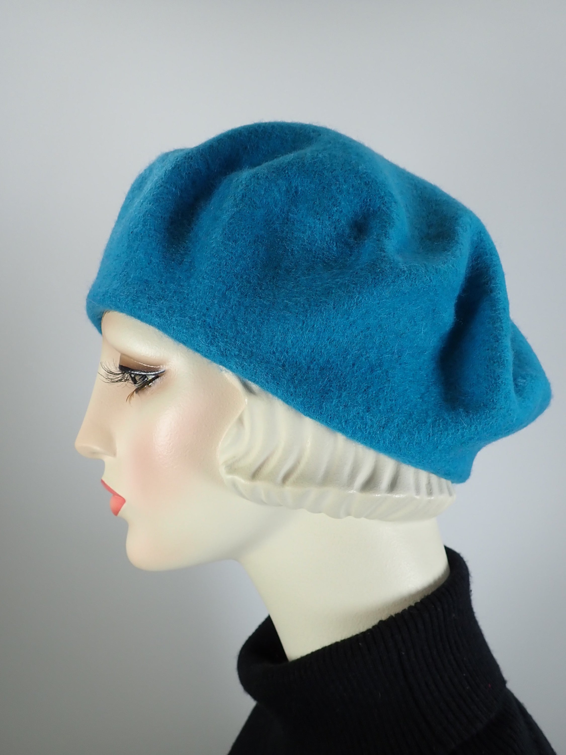 Womens Teal beret Hat. French Beret Hat. Felted Wool tam hat. Womens soft Casual Hat. Classic teal beret for women. Warm travel hat tam