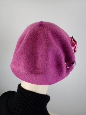 Womens magenta pink beret. French Beret Hat. Felted Wool tam hat. Womens soft Casual Hat. Classic warm travel beret for women.
