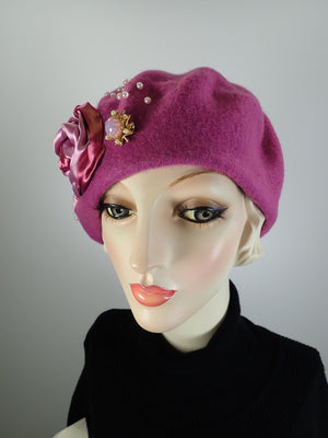Womens magenta pink beret. French Beret Hat. Felted Wool tam hat. Womens soft Casual Hat. Classic warm travel beret for women.