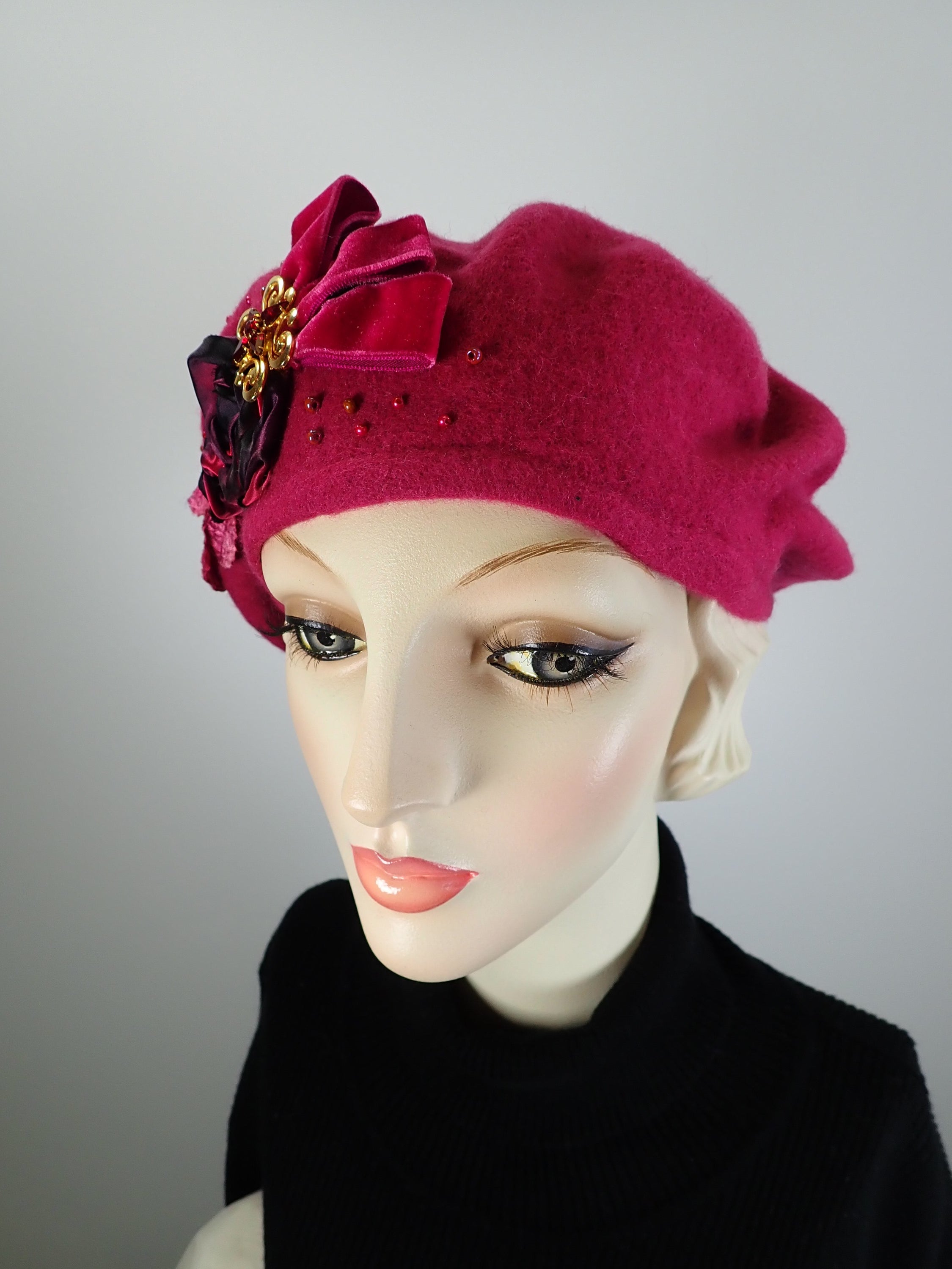 Womens raspberry pink beret. French Beret Hat. Felted Wool tam hat. Womens soft Casual Hat. Classic warm travel beret for women.