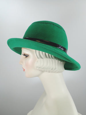 Women's green hat. Winter hat Downton Abbey. Black and green hat. Stitched embroidered hat. Ladies wool felt fashion hat.