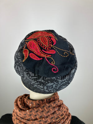 Womens Slouchy Beret. Knit gray rust Hat. Slouch Eco friendly Hat. Boho chic casual hat. Ladies stylish travel hat.