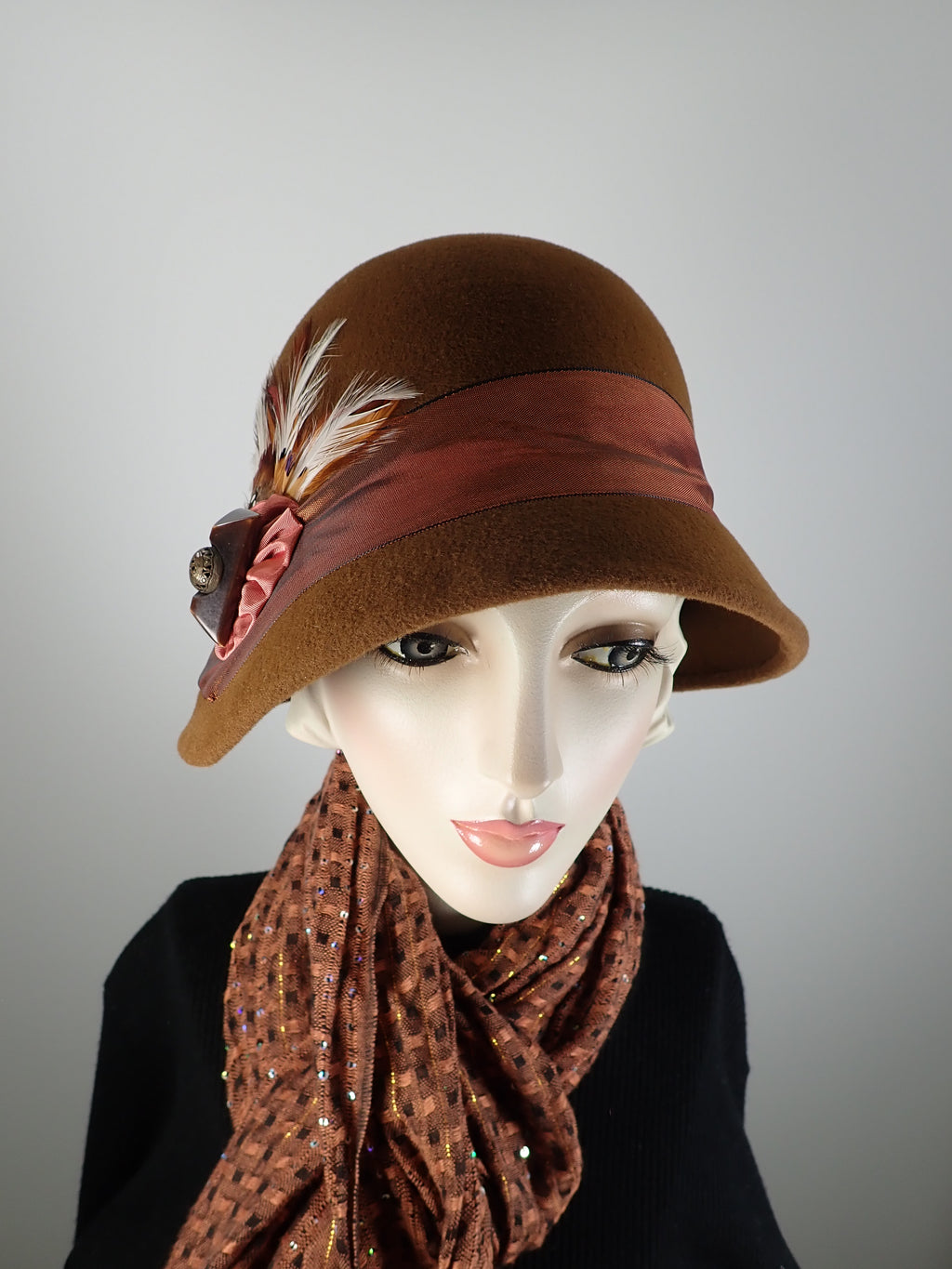 Womens rusty brown cloche felt hat. Classic 1920s style Hat. Downton Abbey hat. Ladies stylish Flapper Hat. Retro hat women.