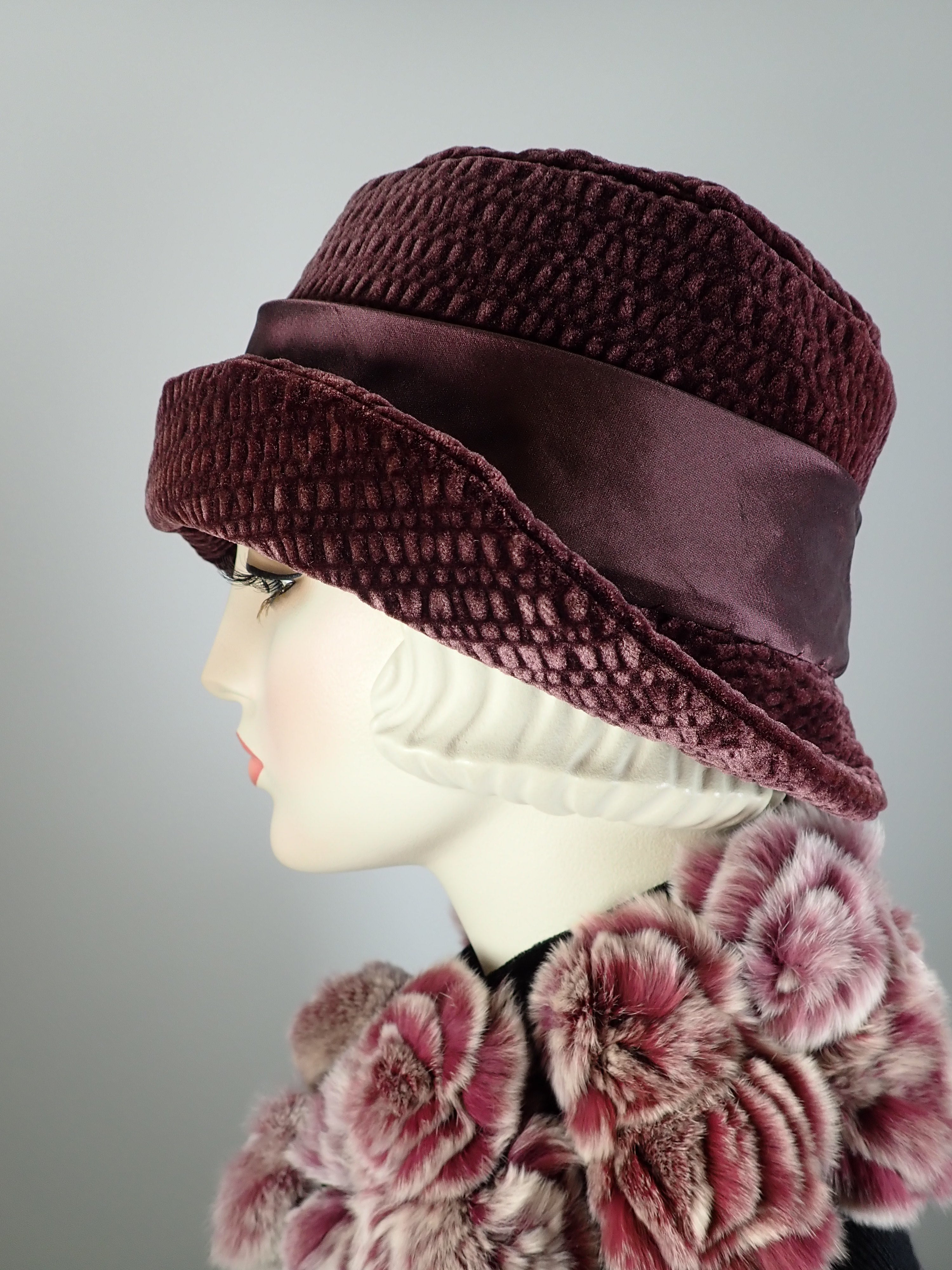 Eggplant purple velvet cloche hat. Flapper womens bucket hat. Small brim hat winter. Great Gatsby hat. Downton Abbey Hat. Soft velvet hat
