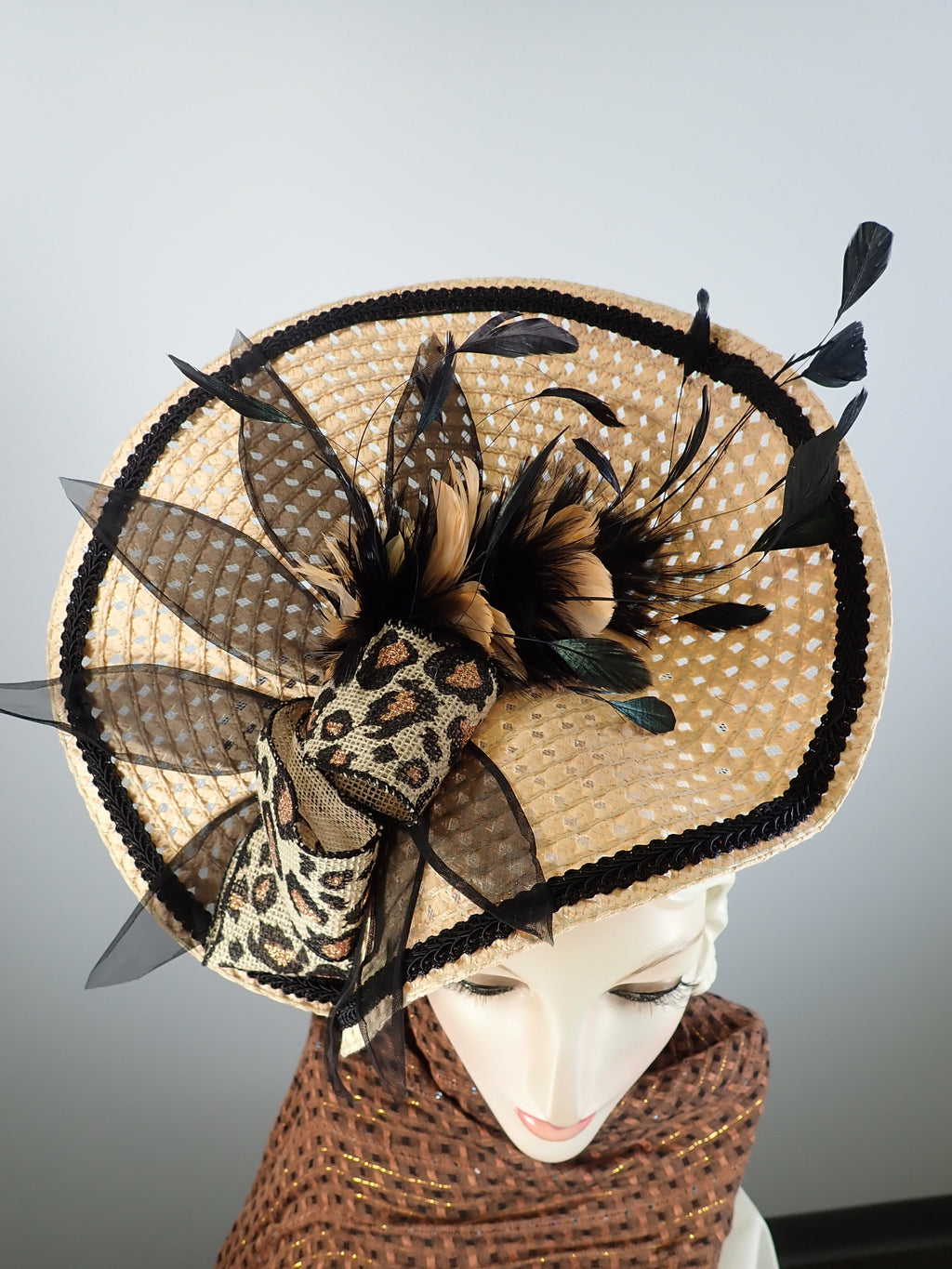 Kentucky Derby Fascinator Straw Hat in Black and Peach. Statement platter fascinator. Derby Hat Women. Animal print Women's Summer Hat.