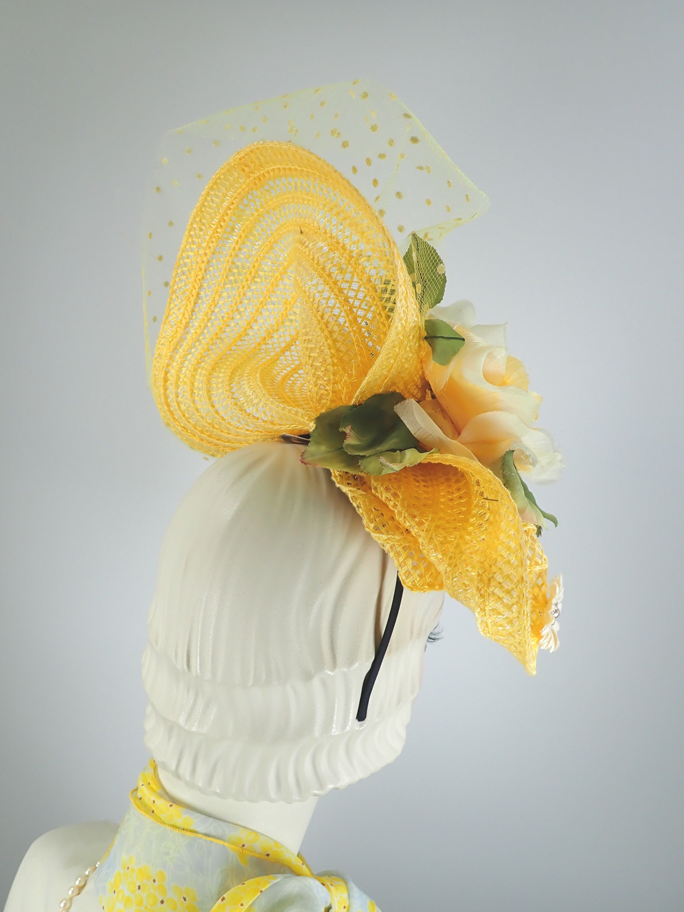 Kentucky Derby Fascinator Hat for Women. Yellow Kentucky Derby Hat. Statement Hat Kentucky Derby
