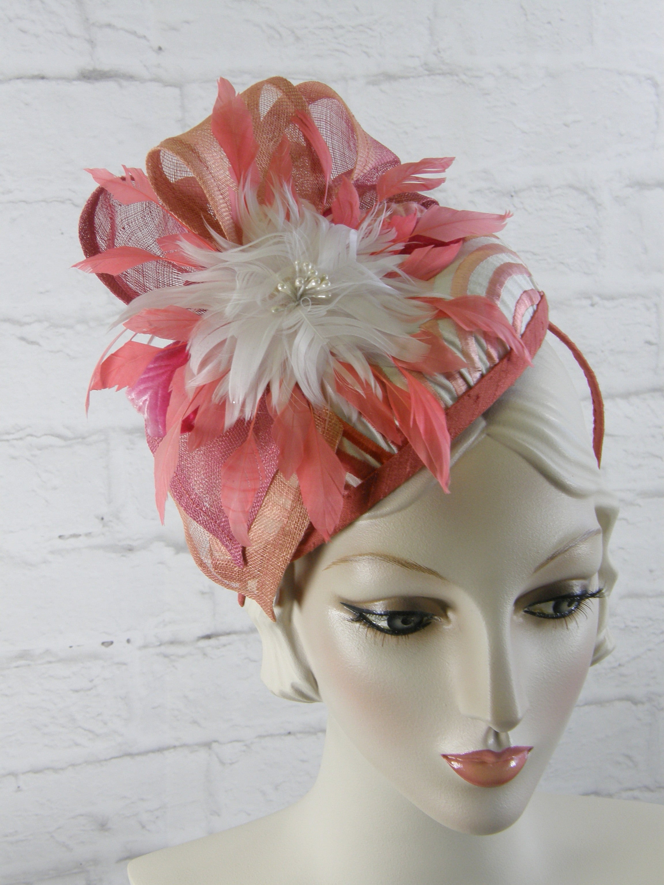 UK Online | Nude Pink Peach And Fuchsia Pink Fascinator Hat Veil Net Hai - Foto 2